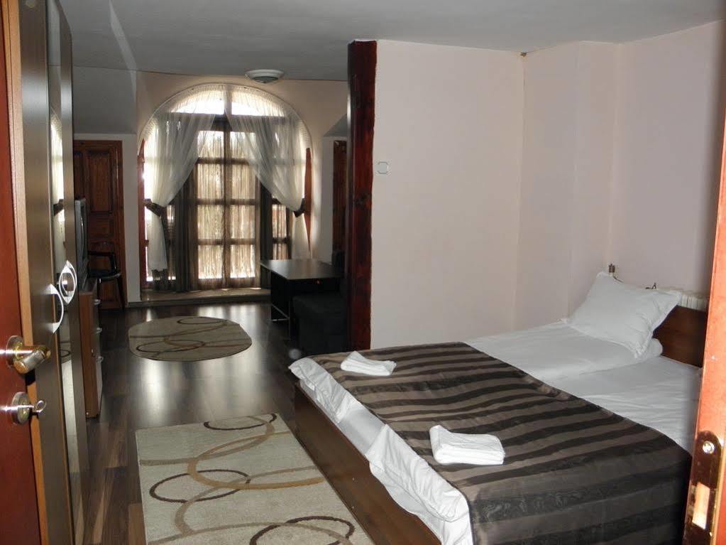 St.St. Constantine And Helena Hotel ซันดันสกี ภายนอก รูปภาพ